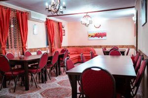 Sala de mese amenajată pentru rezidenții Centrului Silenzia