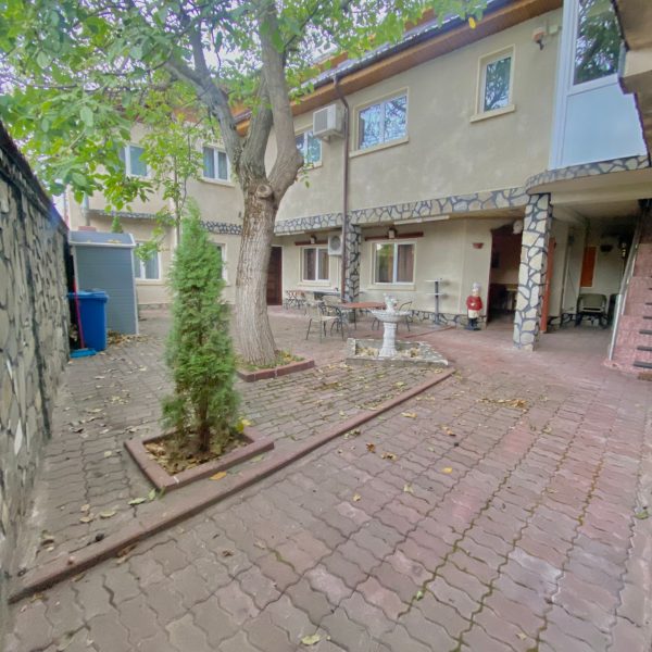 Fațada clădirii Centrului Silenzia din Popești Leordeni
