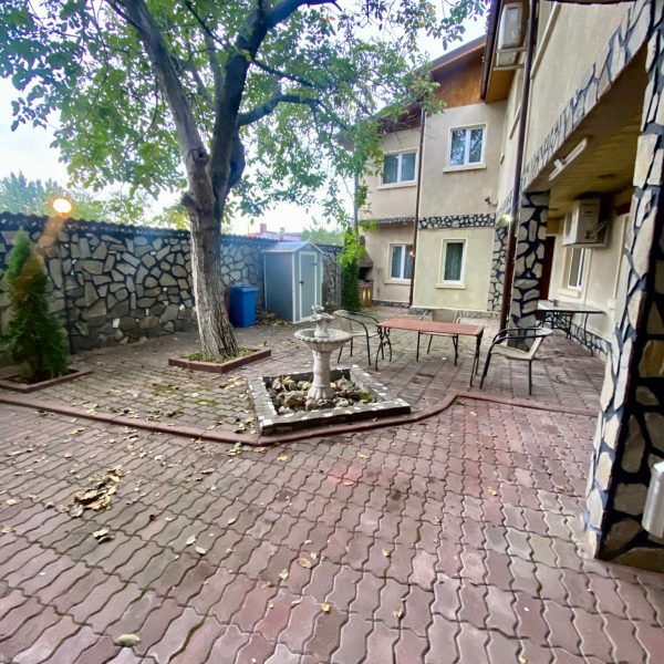 Curtea interioară a Centrului Silenzia