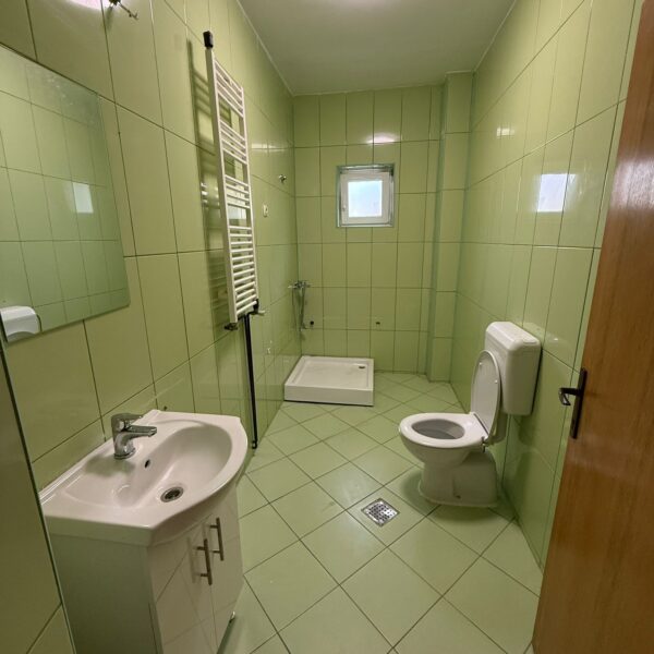 Baie adaptată nevoilor persoanelor vârstnice